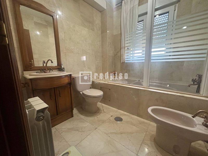 Foto aea242ed-f5cf-43c5-b1e0-4ff88a8045b8. Chalet en Bulevar-Plaza Castilla Azuqueca de Henares