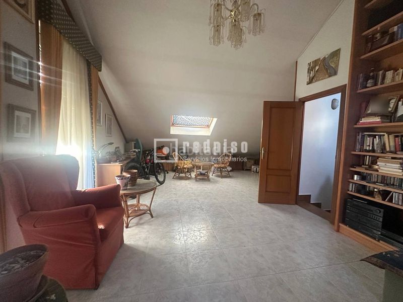 Foto c927b2dc-c49b-423a-a2c9-779530e2b920. Chalet en Bulevar-Plaza Castilla Azuqueca de Henares