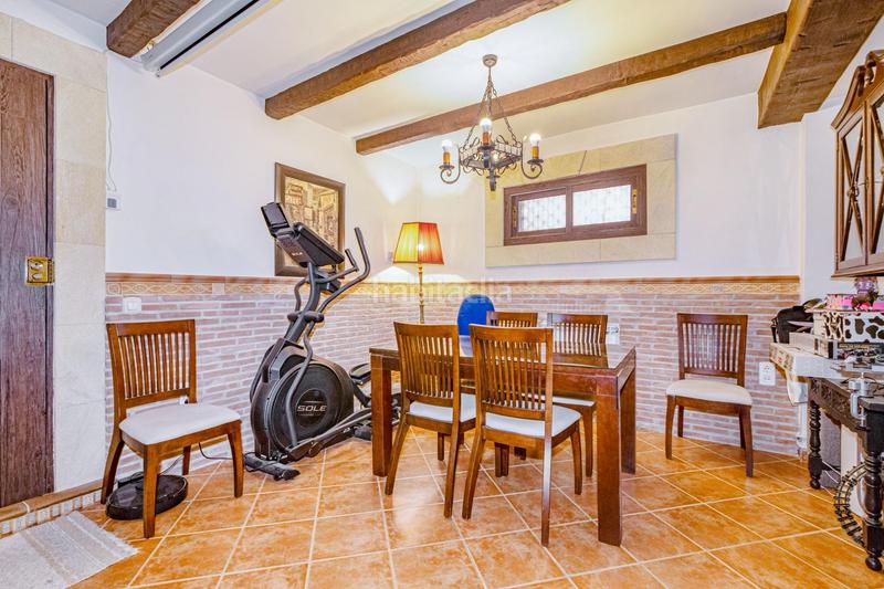 Foto 21ee7601-9346-48e1-9f05-564fd5bd6dad. Maison avec chauffage parking piscine dans Castaño - Mirasierra Granada