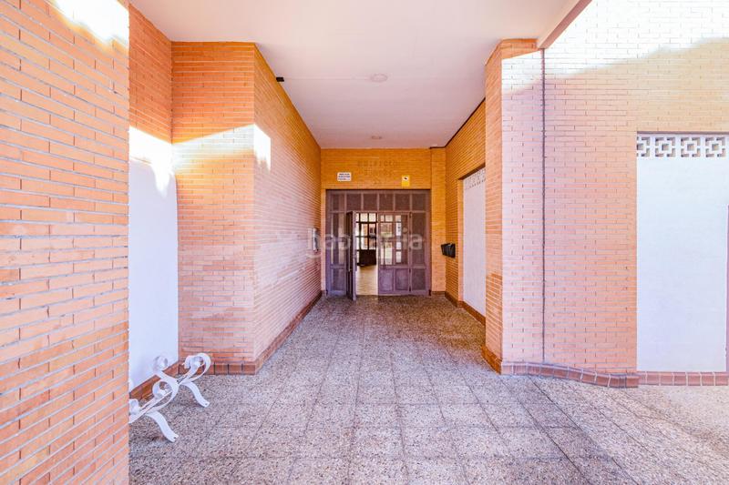 Foto b36077d2-2dc4-4a90-b6fb-fb9c5a1fd7df. Pis amb aparcament piscina a Cenes de la Vega