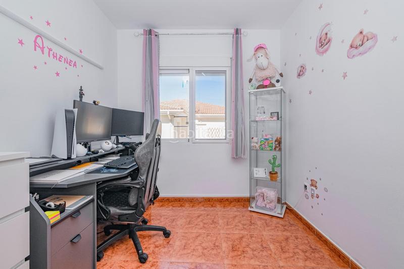 Foto b22cd604-6002-4e8b-8a0a-429279e6a1f0. Pis amb aparcament a San Francisco - El Chorrillo Gabias (Las)