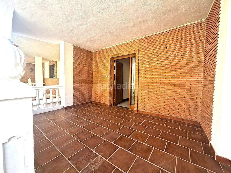 Foto 12f0053a-aef7-4739-9a66-77e763614b31. Casa aparellada amb aparcament a Híjar Gabias (Las)
