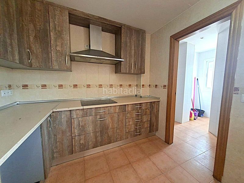 Foto 17fa121c-02c6-4896-bc92-1614efa0a895. Casa aparellada amb aparcament a Híjar Gabias (Las)