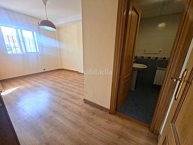 Foto 1d819c09-5639-443b-973c-127b1a37dbed. Casa aparellada amb aparcament a Híjar Gabias (Las)