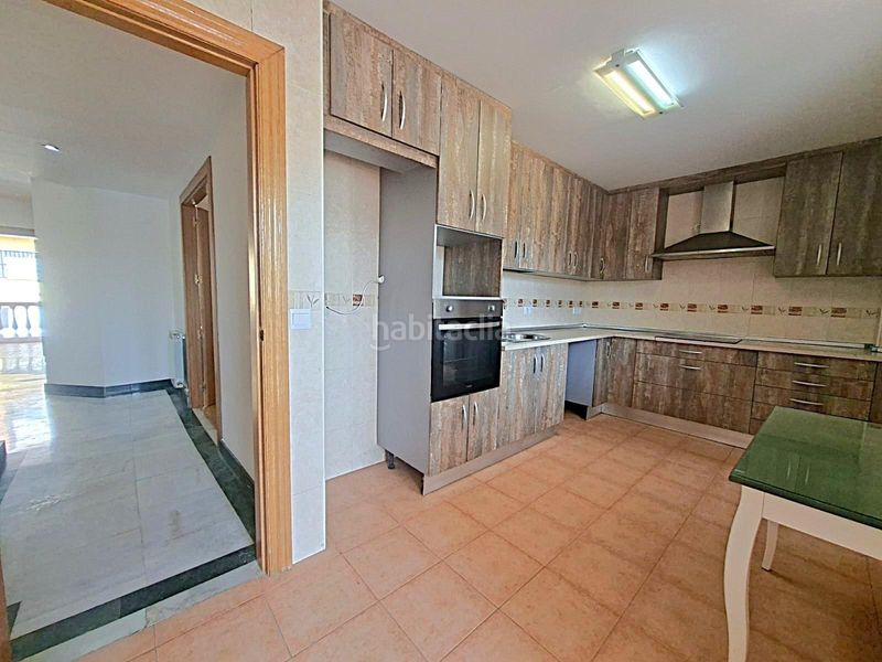 Foto 36c5c220-75f1-4b01-9474-1d9ca1eb94b7. Casa aparellada amb aparcament a Híjar Gabias (Las)