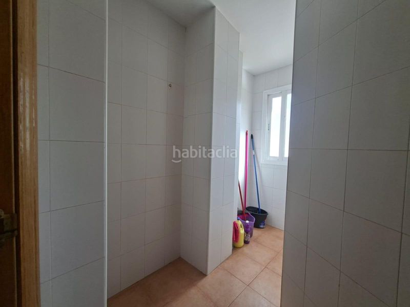 Foto 39d81554-439f-4d00-81a6-ecd1bdd4a694. Casa aparellada amb aparcament a Híjar Gabias (Las)