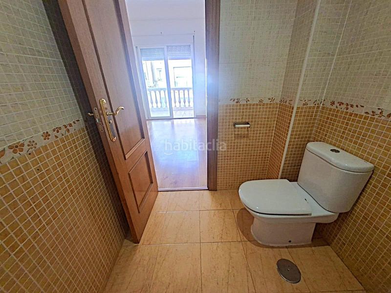 Foto 5435da86-fa7a-45f7-a9a9-50834483bdb6. Casa aparellada amb aparcament a Híjar Gabias (Las)
