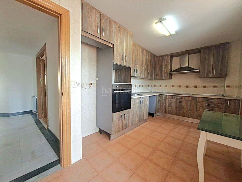 Foto 8161cb3b-aaf4-474b-9ce3-9775d5a57626. Casa aparellada amb aparcament a Híjar Gabias (Las)