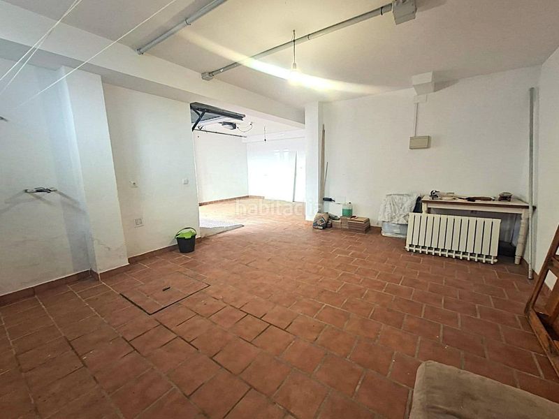 Foto a51869cc-af28-4629-ac23-94eef5dd7f09. Casa aparellada amb aparcament a Híjar Gabias (Las)