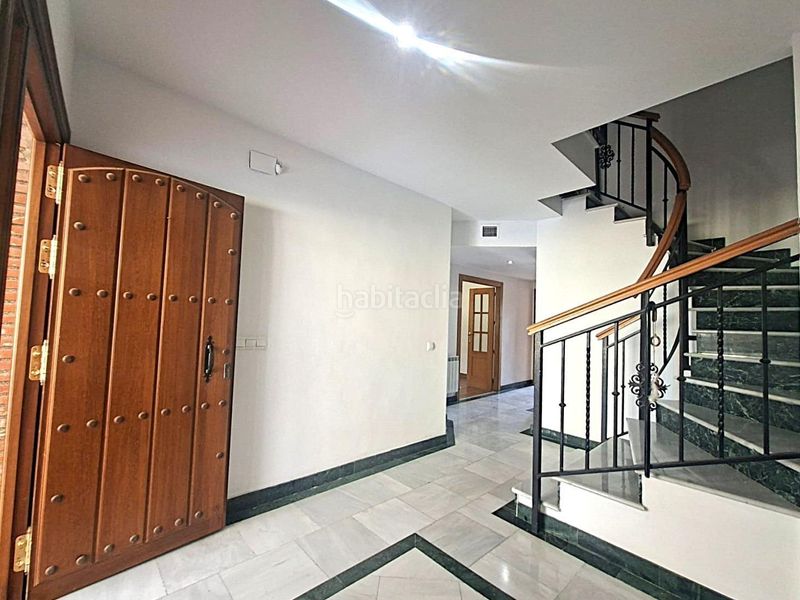 Foto d16e5cf4-70bd-4b66-91a2-c13938b835be. Casa aparellada amb aparcament a Híjar Gabias (Las)