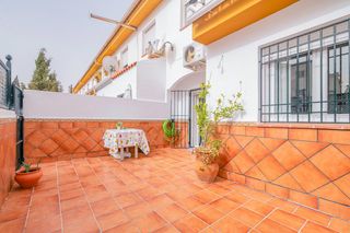 Casa adosada en Barrio de la Vega. Encantadora casa en el barrio de monachil