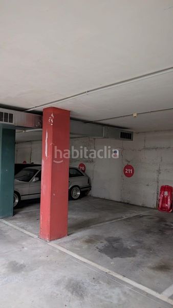 Foto c86e0989-9abd-46f2-bc9d-cc2cb7c472d1. Aparcament cotxe a Barri del Centre Terrassa