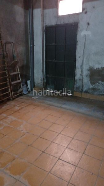 Foto a96db4cd-ed22-4a2d-ba62-185352af07b4. Local comercial a Ca n'Aurell Terrassa