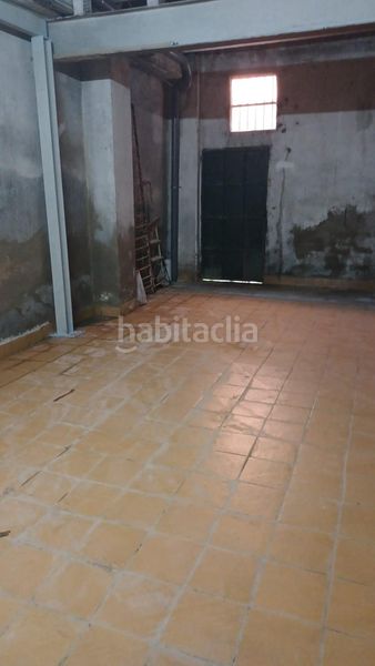 Foto c5392117-1d76-4d72-90f5-5d3d90880e48. Local comercial a Ca n'Aurell Terrassa