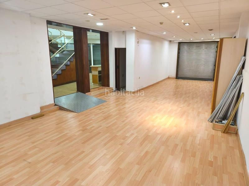 Foto d59ac3de-3256-4ba4-adf0-f1a6b883b083. Alquiler local comercial espectacular local comercial en la zona de gripia en Terrassa