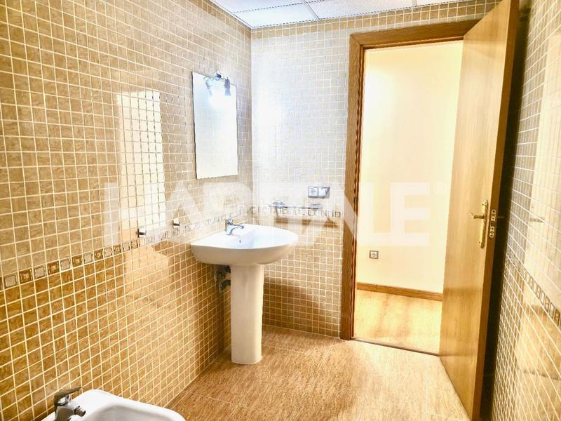 Foto f560667f-0a2f-4910-a8ef-b1ab0fb1d956. Rent flat in Aiora Valencia