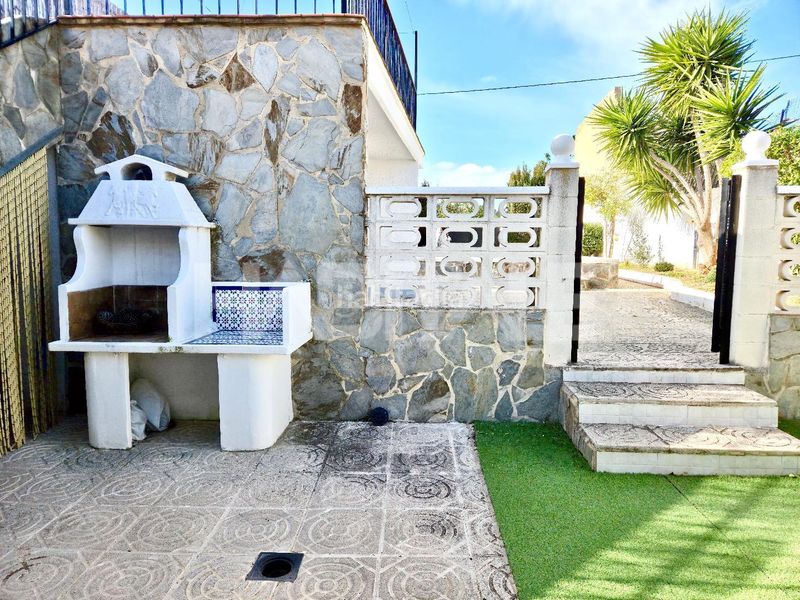 Foto 012f5eae-3392-4006-b11f-4ab2c5d6ee46. Casa amb piscina a Alborache
