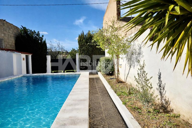 Foto 81b77c29-7ccf-47e6-bb06-1dc7daf67963. Casa amb piscina a Alborache