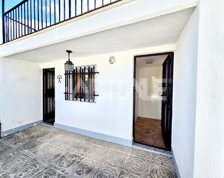 Foto a12ee063-f7e9-4c4e-90d3-2c2ce6378dd9. Casa amb piscina a Alborache