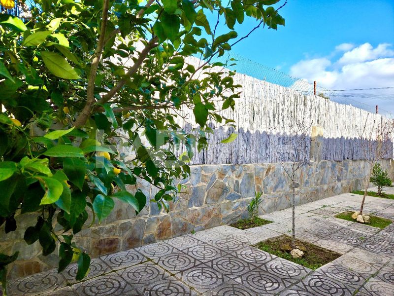 Foto ea82d876-a8ac-4fef-913e-b05485fb0255. Casa amb piscina a Alborache