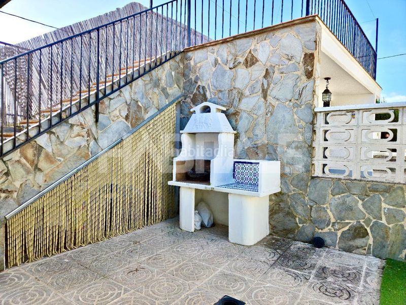 Foto faf2b6bd-1b56-41ab-8005-415c5ce312c1. Casa amb piscina a Alborache