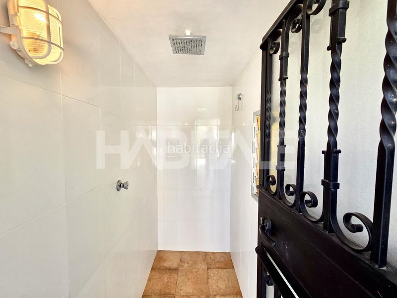 Foto fc1ec09f-398e-4279-b8a7-28942b7da8b5. Casa amb piscina a Alborache