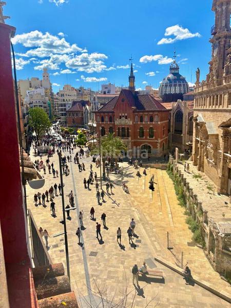 Foto 5f0eff05-d145-412c-b6dd-60a4571751a6. Edificio in El Mercat Valencia