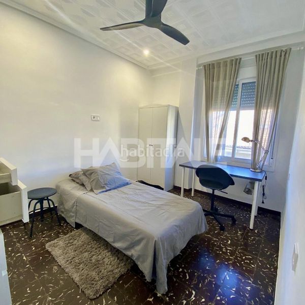 Foto c481456b-edde-4856-9a3b-dae9e323adfb. Apartament a El Grau Valencia