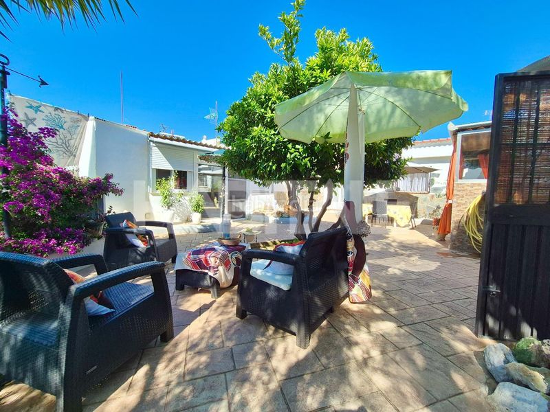 Foto 4a445bb8-f3bd-4f21-8470-00473fafad1f. Casa amb piscina a Alborache