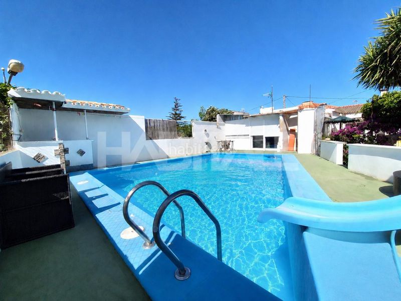 Foto 7d286f09-40ca-4d3a-9f58-92a618c0b5fa. Casa amb piscina a Alborache