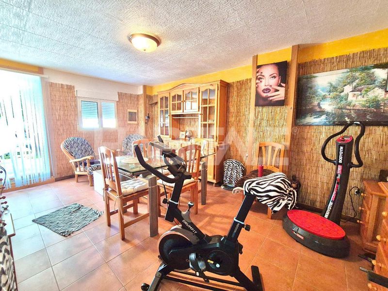 Foto 81ea9b9a-612d-42ac-98e0-fa8d08c8b321. Casa amb piscina a Alborache