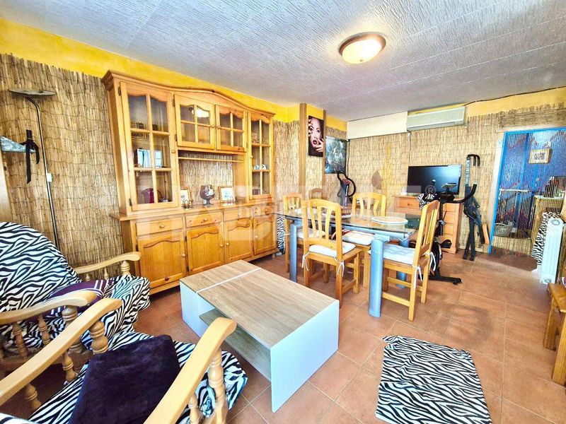 Foto 9d703ea8-a481-486f-9939-51d6145df26a. Casa amb piscina a Alborache