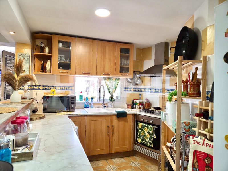 Foto c4f4f972-b7b6-4f5b-81e3-09e40a7ae733. Casa amb piscina a Alborache