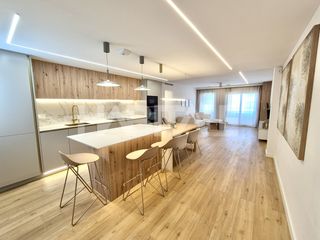Location Appartement à Barrio Benicalap. Espectacular piso con reforma a estrenar con balcón y acabados d