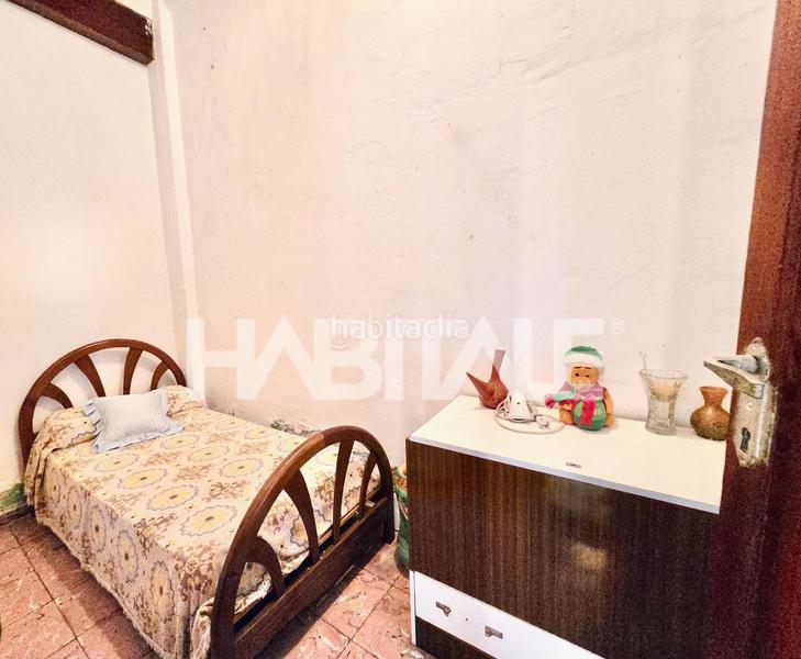 Foto e81679ad-397b-498b-bffa-10f04c842234. Casa aparellada a Alberic