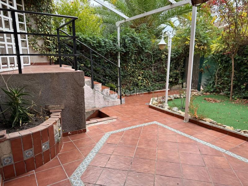 Foto 0cfea9f8-79db-4809-a047-2d5d86cbe19e. Chalet mit kamin heizung parking pool in Ensanche Alcalá de Henares