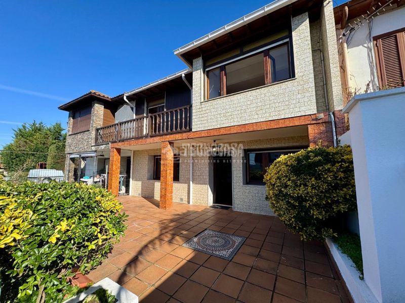 Foto 73e5f6bf-1d71-44a2-aff8-d4a4f47f4158. Casa pareada casa en venta en el astillero en Astillero (El)