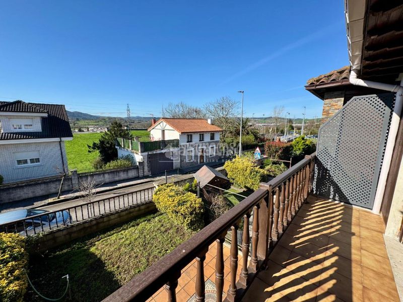 Foto dd3039df-374f-42c8-8bd7-f2a133cae33d. Casa pareada casa en venta en el astillero en Astillero (El)