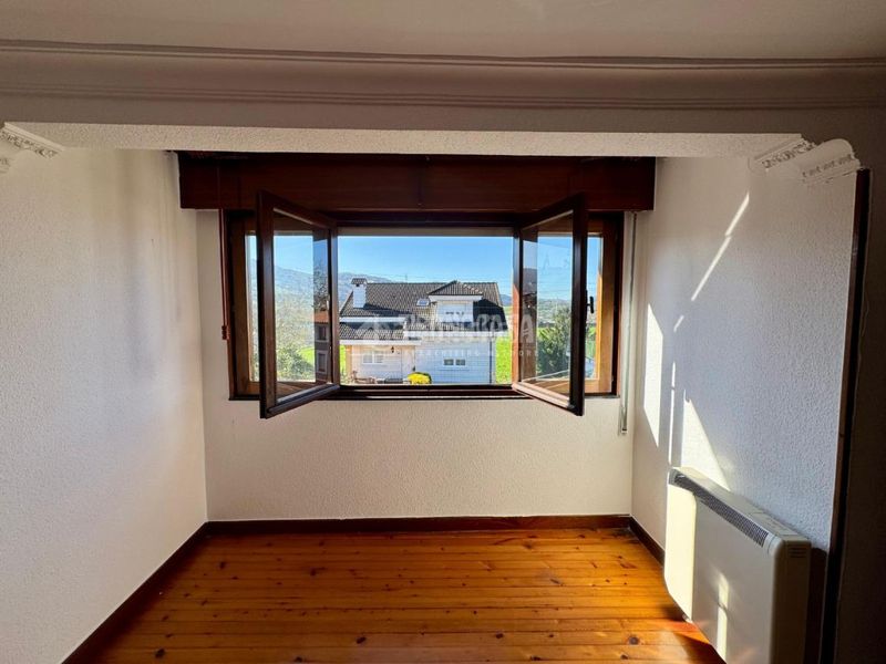 Foto e356d342-8a5a-47f4-806b-2b109e597a63. Casa pareada casa en venta en el astillero en Astillero (El)