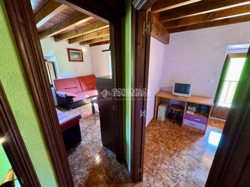 Foto 7428a1e8-7604-4307-bebc-f7e0df68ae7f. Terreny residencial a Entrambasaguas