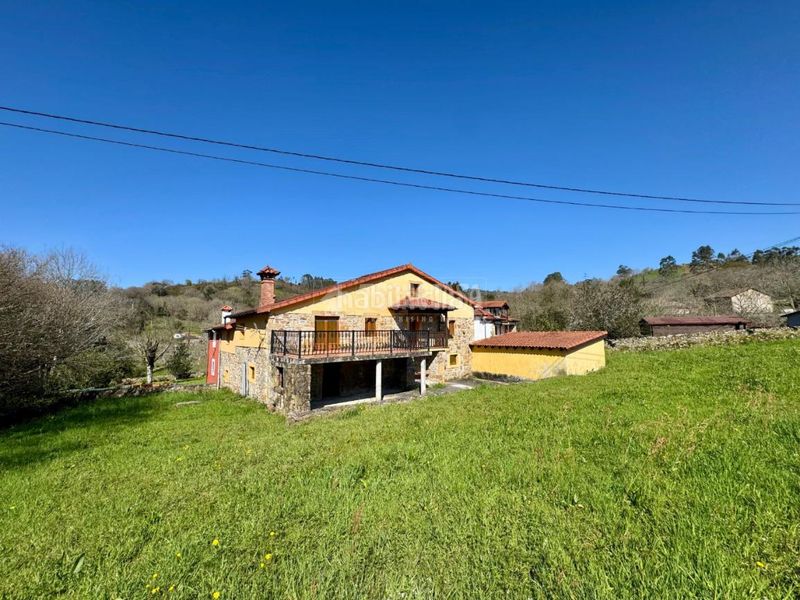 Foto a53e3c42-dbc6-4c6f-9b8d-47719c19c4f8. Terreny residencial a Entrambasaguas