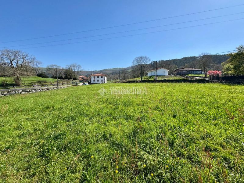 Foto b5dea2c0-bebb-4d1c-9032-6beb9ee91ee5. Terreny residencial a Entrambasaguas