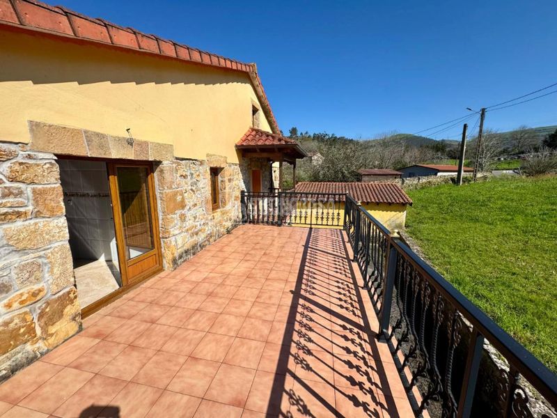 Foto e8b0ddfd-1e0c-4625-8096-201ff244ecb4. Terreny residencial a Entrambasaguas