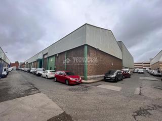 Local commercial en Maliao. Nave en venta en camargo