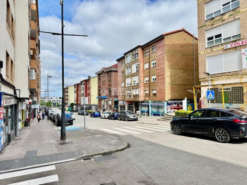 Foto e8ae9bc1-2c67-44f0-954b-829e9eb6db6b. Aparcament cotxe a Astillero (El)