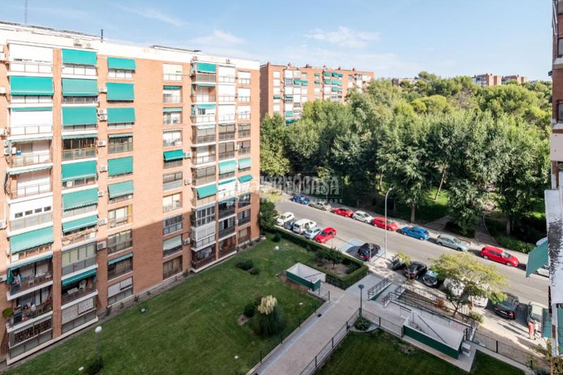 Foto b1876155-193d-4d2b-b0b7-1b13cf06b3ca. Piso  en venta en Santa Eugenia Madrid