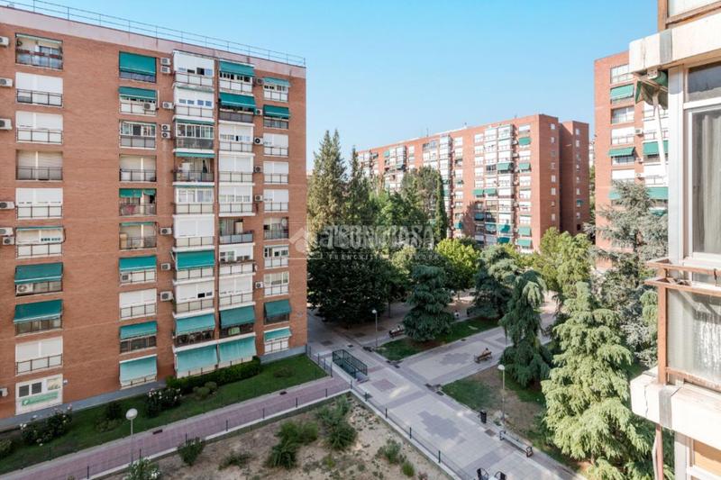 Foto d25def43-0917-4dfb-8439-0547f3ecfca8. Piso  en venta en Santa Eugenia Madrid