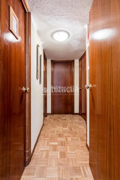 Foto 32ba384c-440c-4281-92dd-7dd8f5e59013. Piso  en venta en Santa Eugenia Madrid