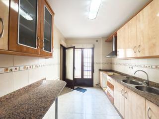 Etagenwohnung  Plaza san sebastián. Piso amplio y adaptado en zona inem — patio, terraza, garaje y a