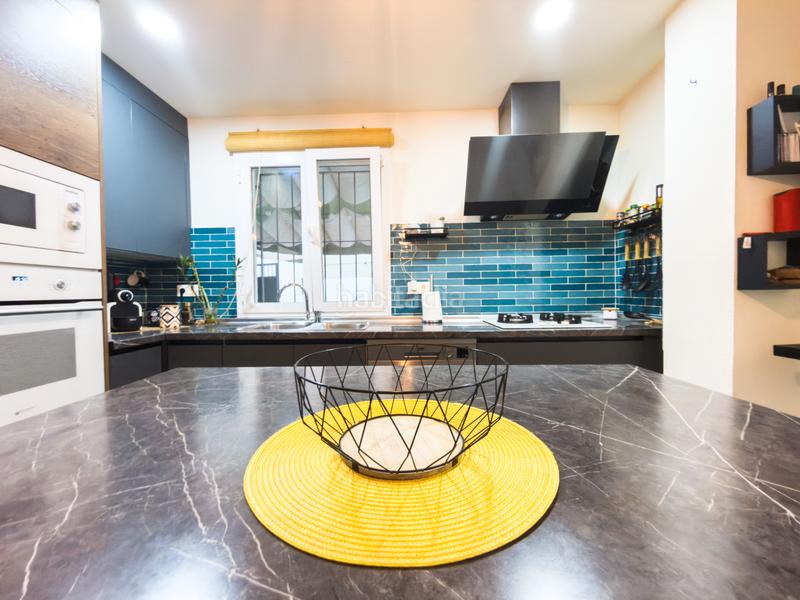 Foto 39a8dfaf-efcf-447e-ad9b-9dbb487df0b7. Appartement avec chauffage parking dans Baza